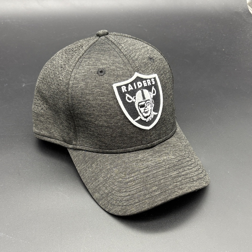 Las Vegas Raiders New Era Men’s Black 39Thirty Fitted Hat
